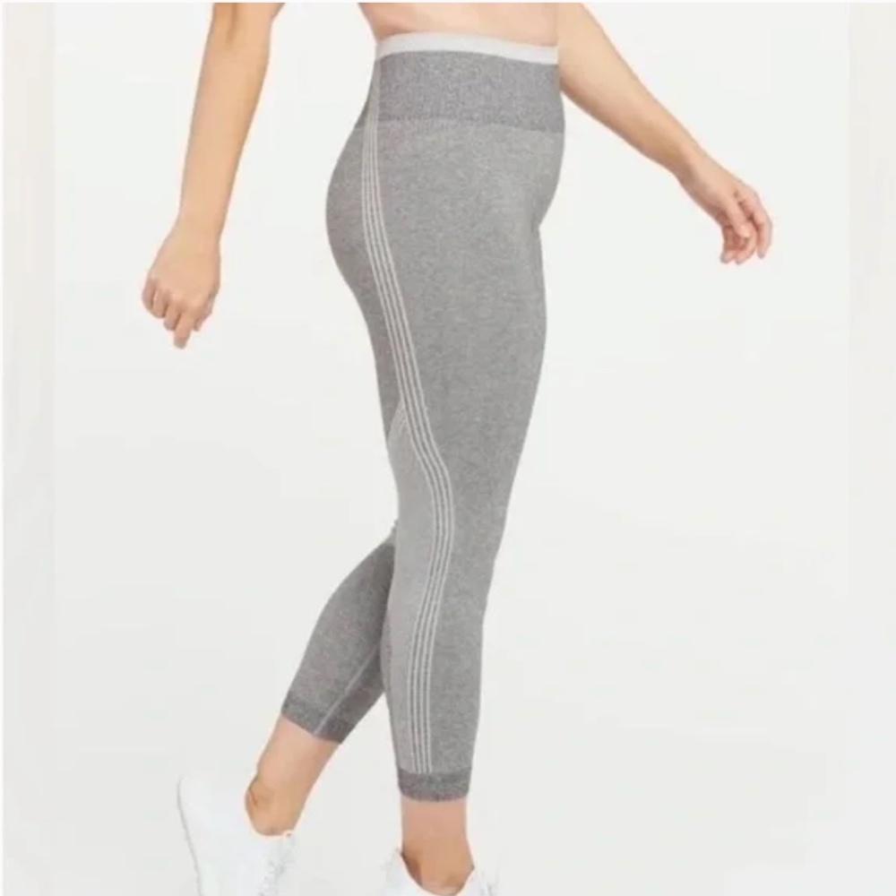 SPANX Booty Boost Seamless Sculpt Spacedye Cloudy Gray M